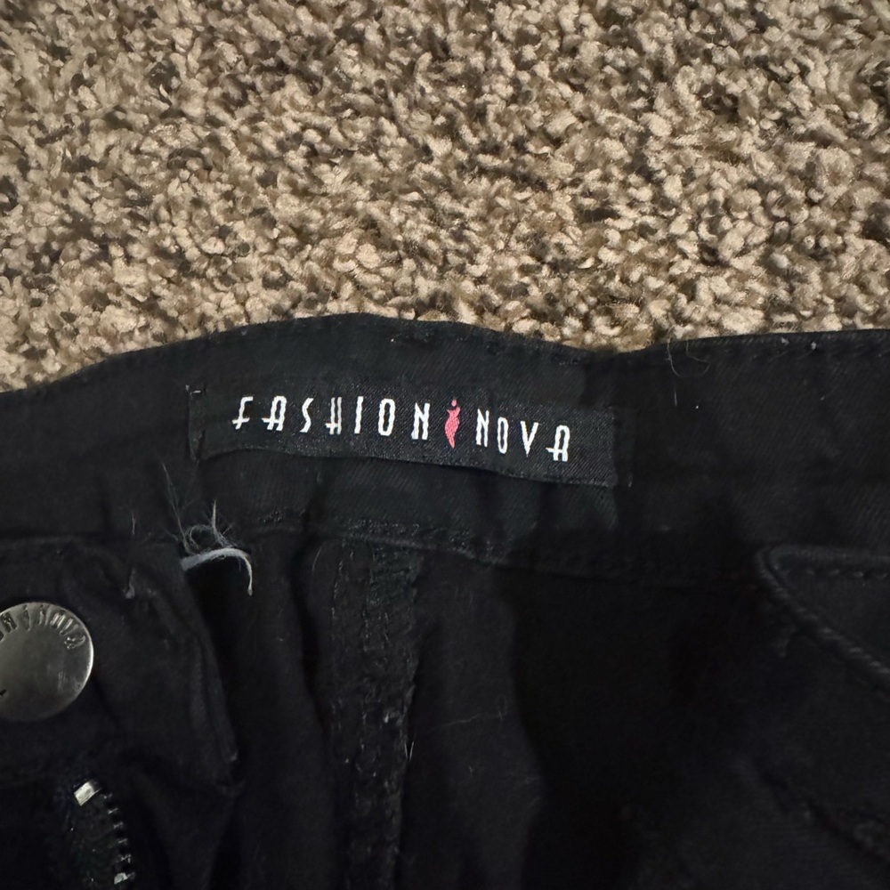 Fashion Nova Black Skinny Jeans with Distressed Details - Picture 2 of 2